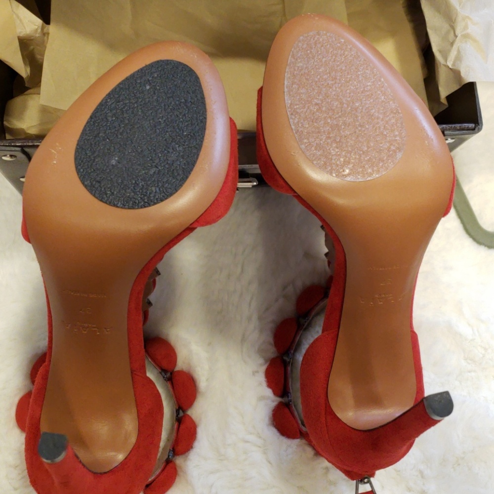 red suede high heels - Picture 4 of 7